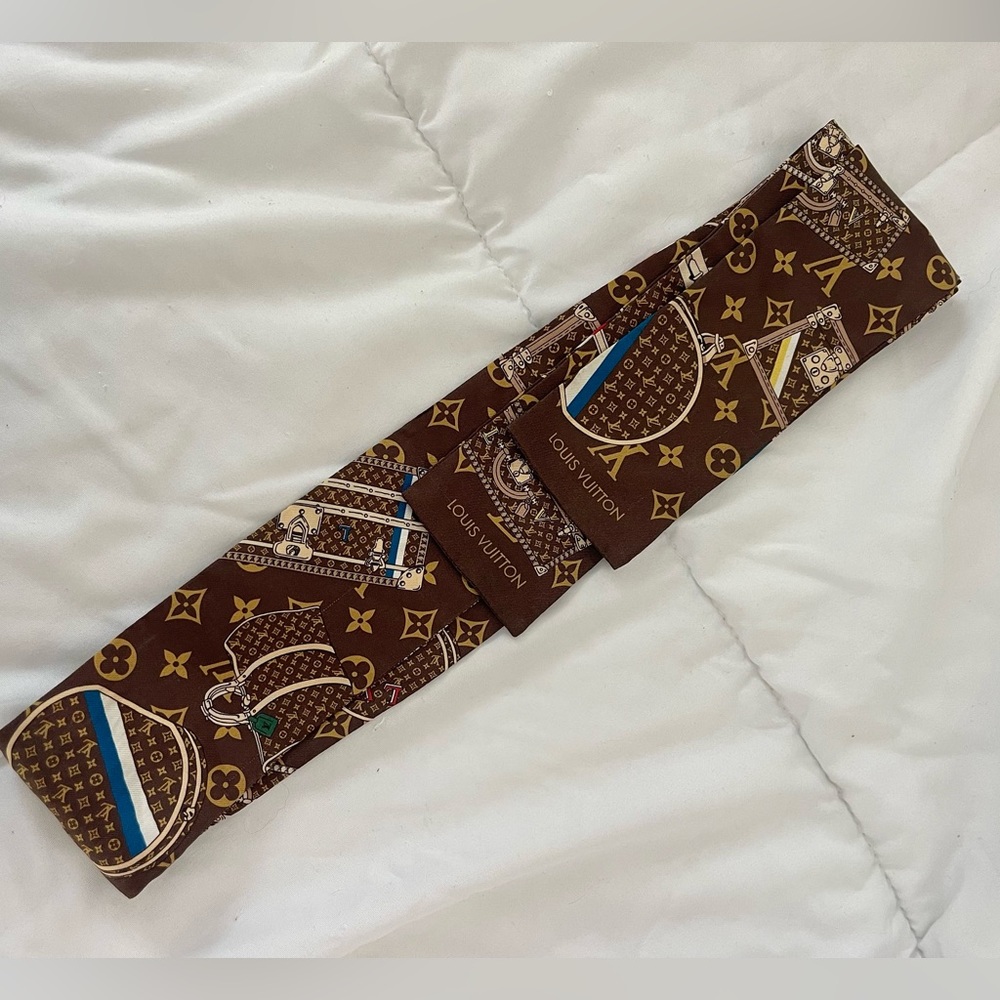 Authentic Louis Vuitton Silk Monogram Purse Scarf